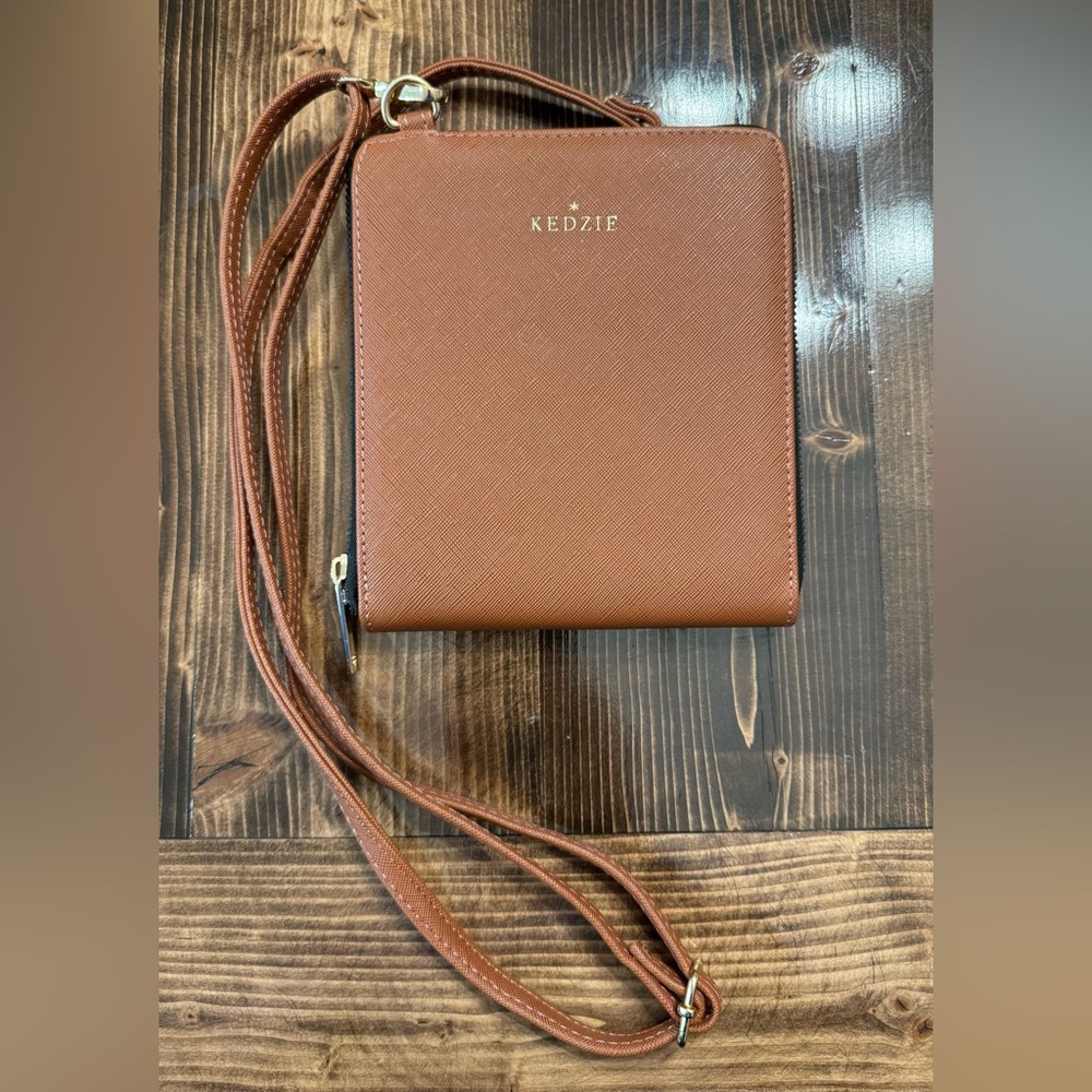 Kedzie Brown Crossbody Bag EUC